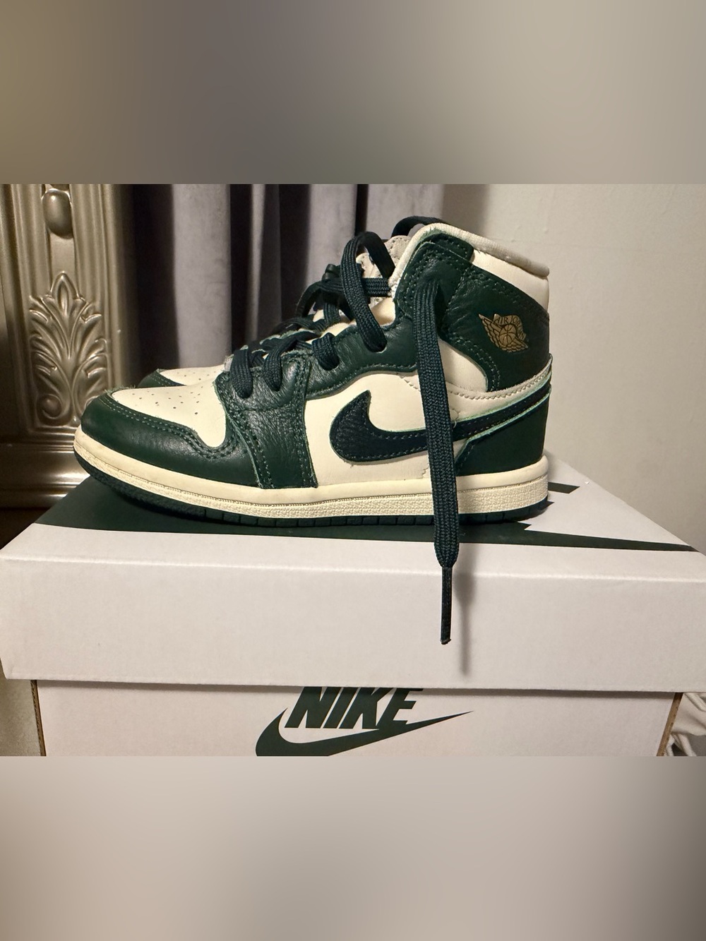 LIMITED EDITION Nike Kids High-Top Sneakers in Dark Green and Cream WORN TWICE